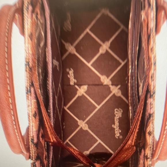 Wrangler purse medium size brand new with tags - Picture 3 of 3